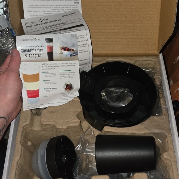 Pampered Chef Other - Pampered Chef Black and Clear Blender Accessory Set